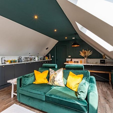 Stylish One Bedroom Cotswold Coach House Tetbury Kültér fotó