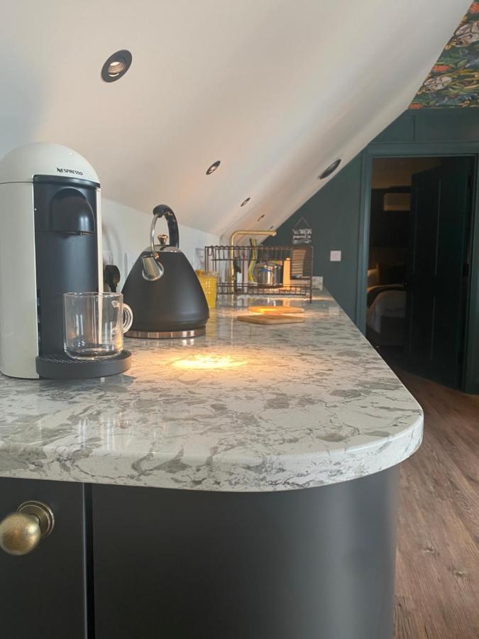 Stylish One Bedroom Cotswold Coach House Tetbury Kültér fotó