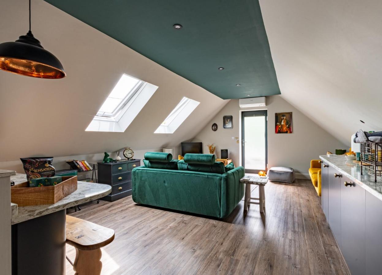 Stylish One Bedroom Cotswold Coach House Tetbury Kültér fotó